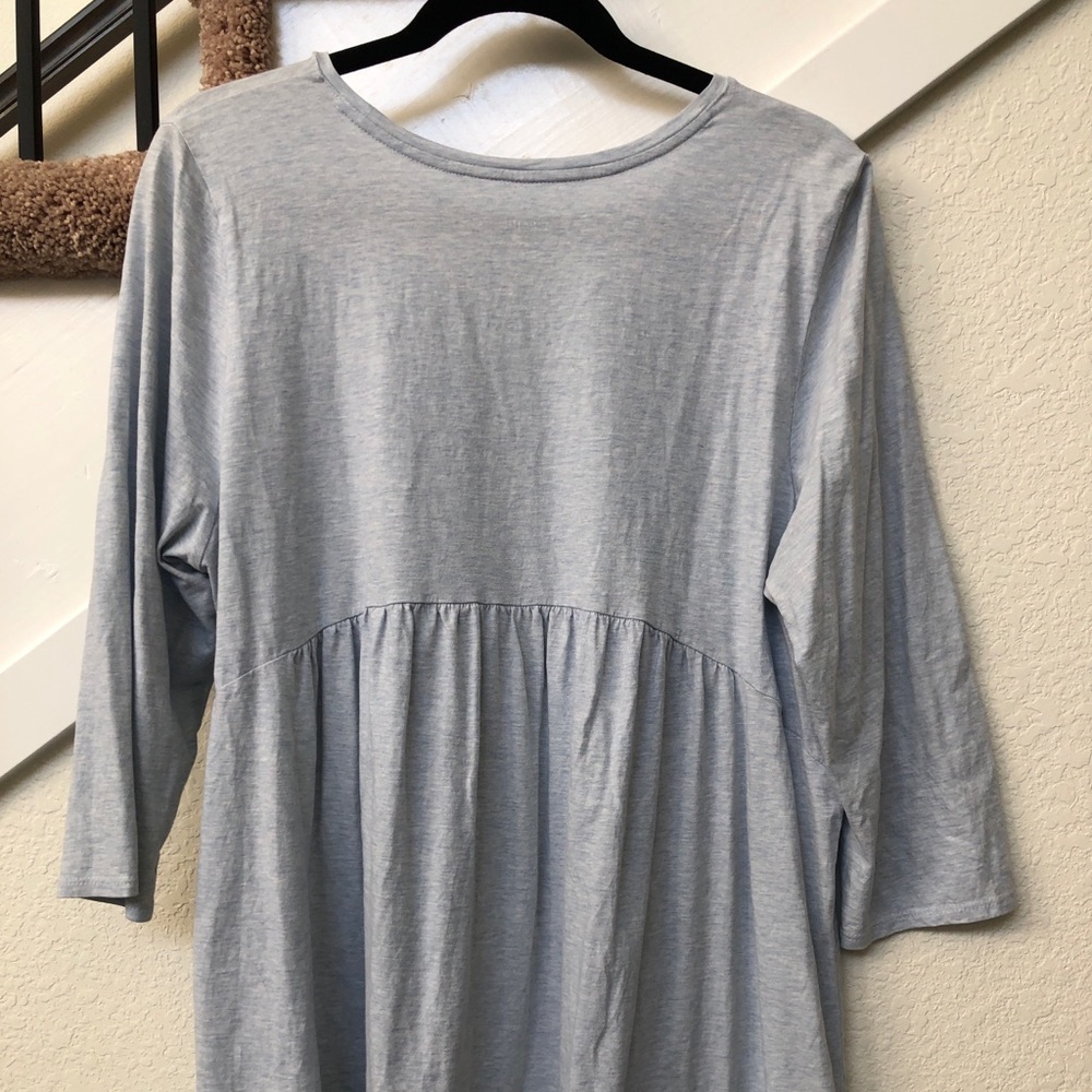 Light blue tunic (worn with leggings)